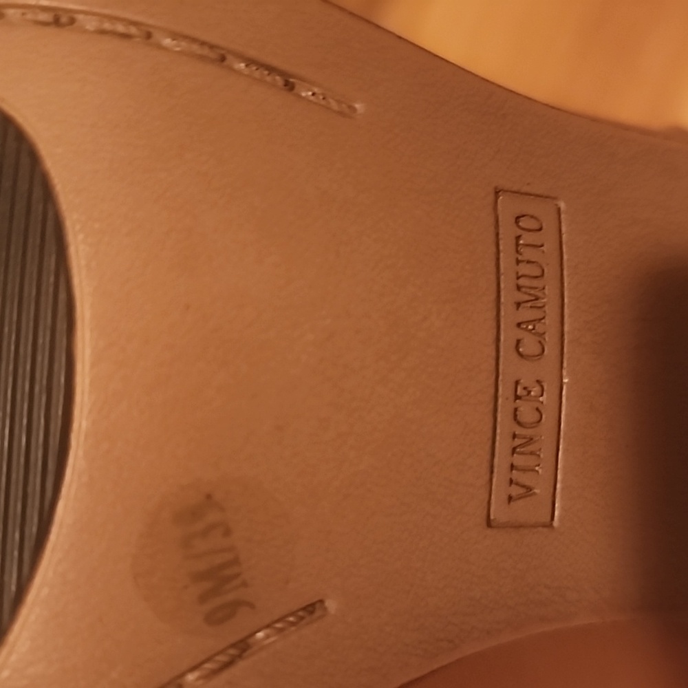 NIB Vince Camuto "Finola" Buckle Strap Mules Tan 9M - Picture 11 of 13